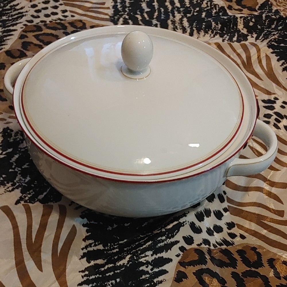 Elegant White Casserole Dish with Red Trim